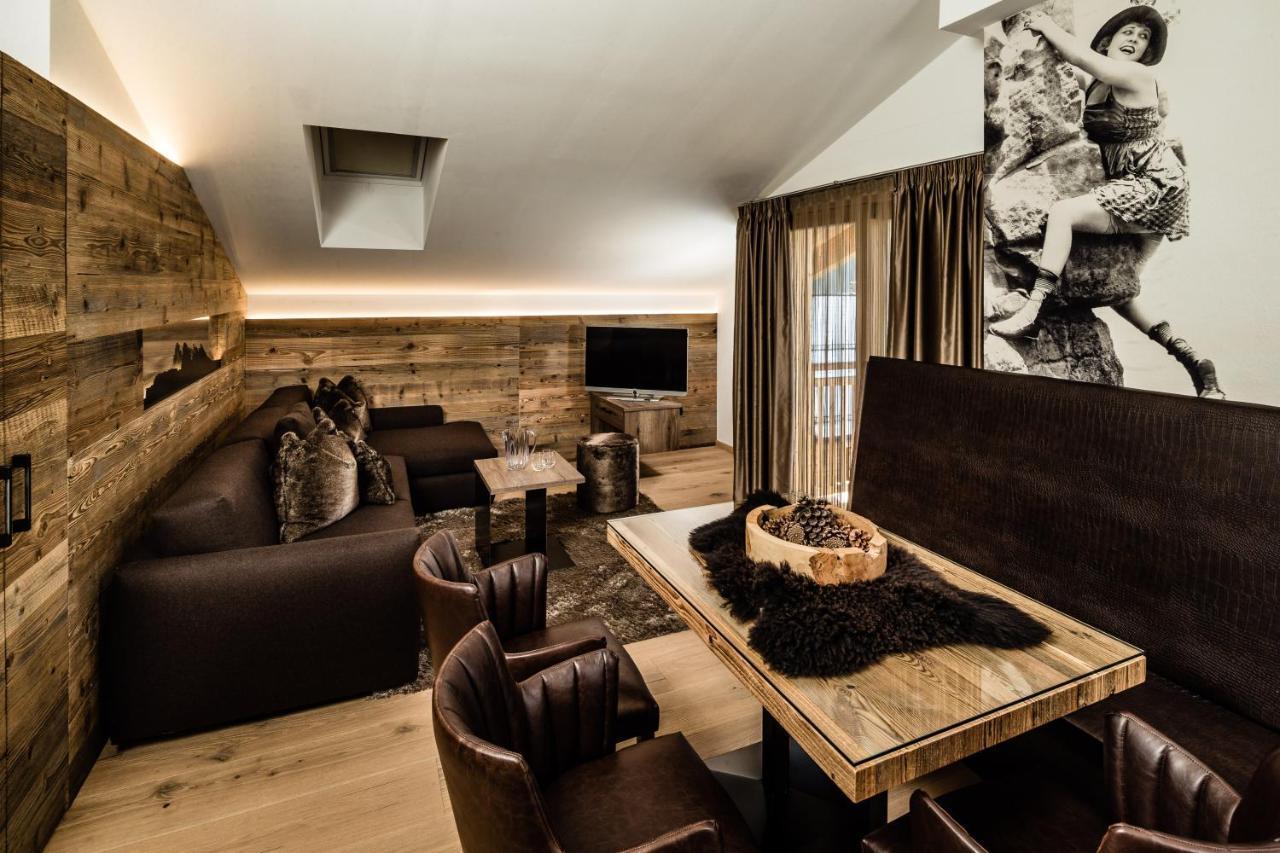Apartments Villa Gardena - Gardenahotels Σέλβα ντι Βαλ Γκαρντένα Εξωτερικό φωτογραφία