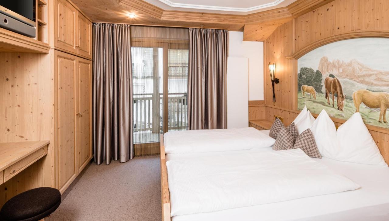 Apartments Villa Gardena - Gardenahotels Σέλβα ντι Βαλ Γκαρντένα Εξωτερικό φωτογραφία