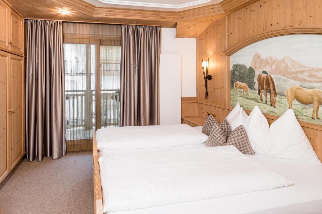 Apartments Villa Gardena - Gardenahotels Σέλβα ντι Βαλ Γκαρντένα Εξωτερικό φωτογραφία